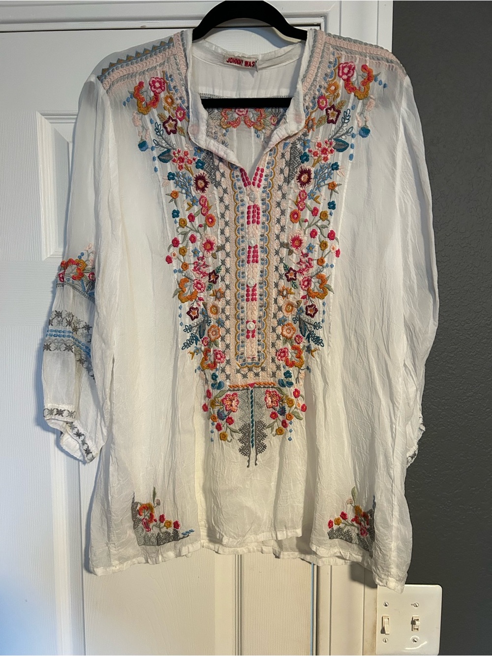 Johnny Was White Embroidered V-Neck Women's Top Like New